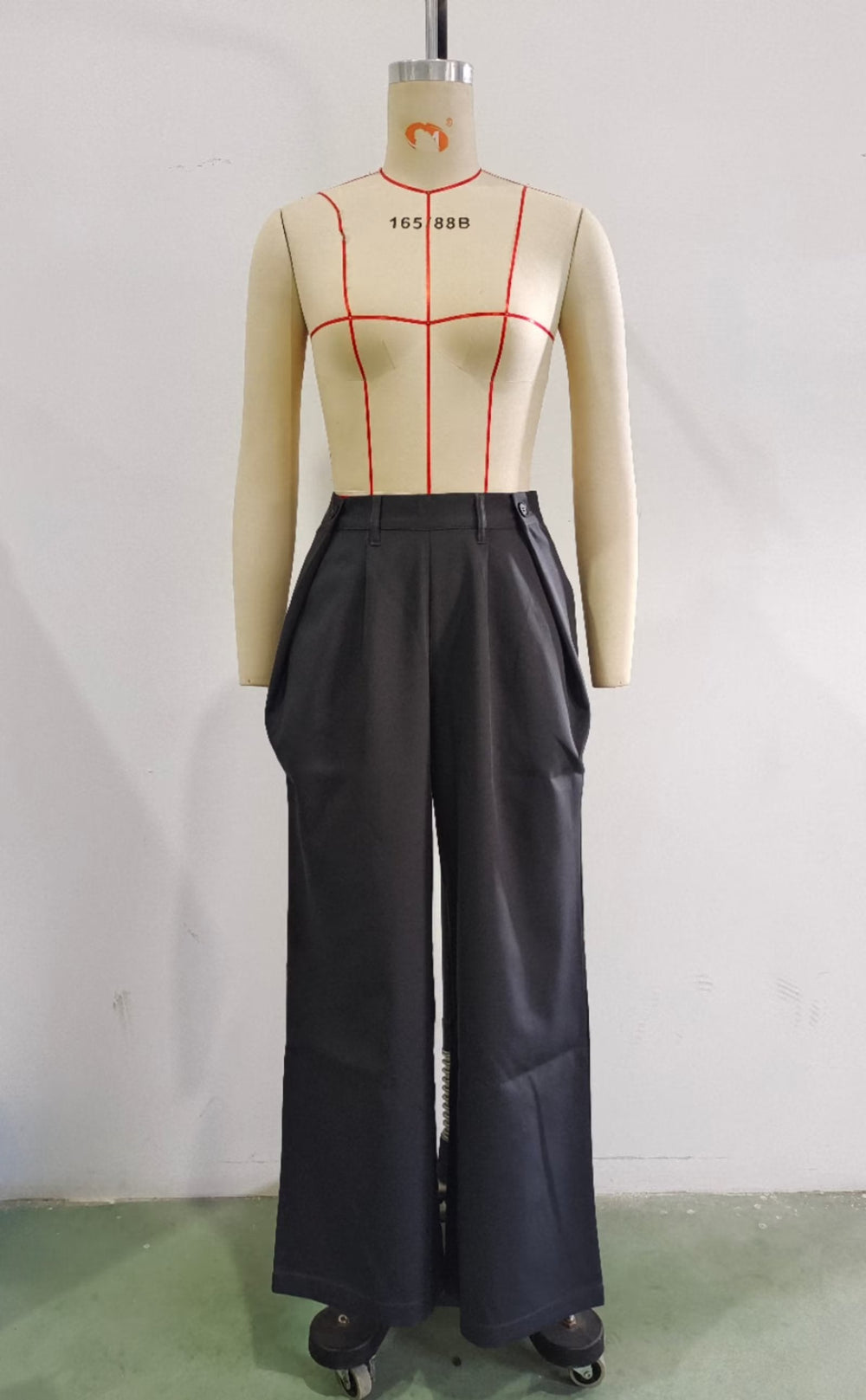 Women Cutout out sets Top High Waist Pleated Design Work Pant sets