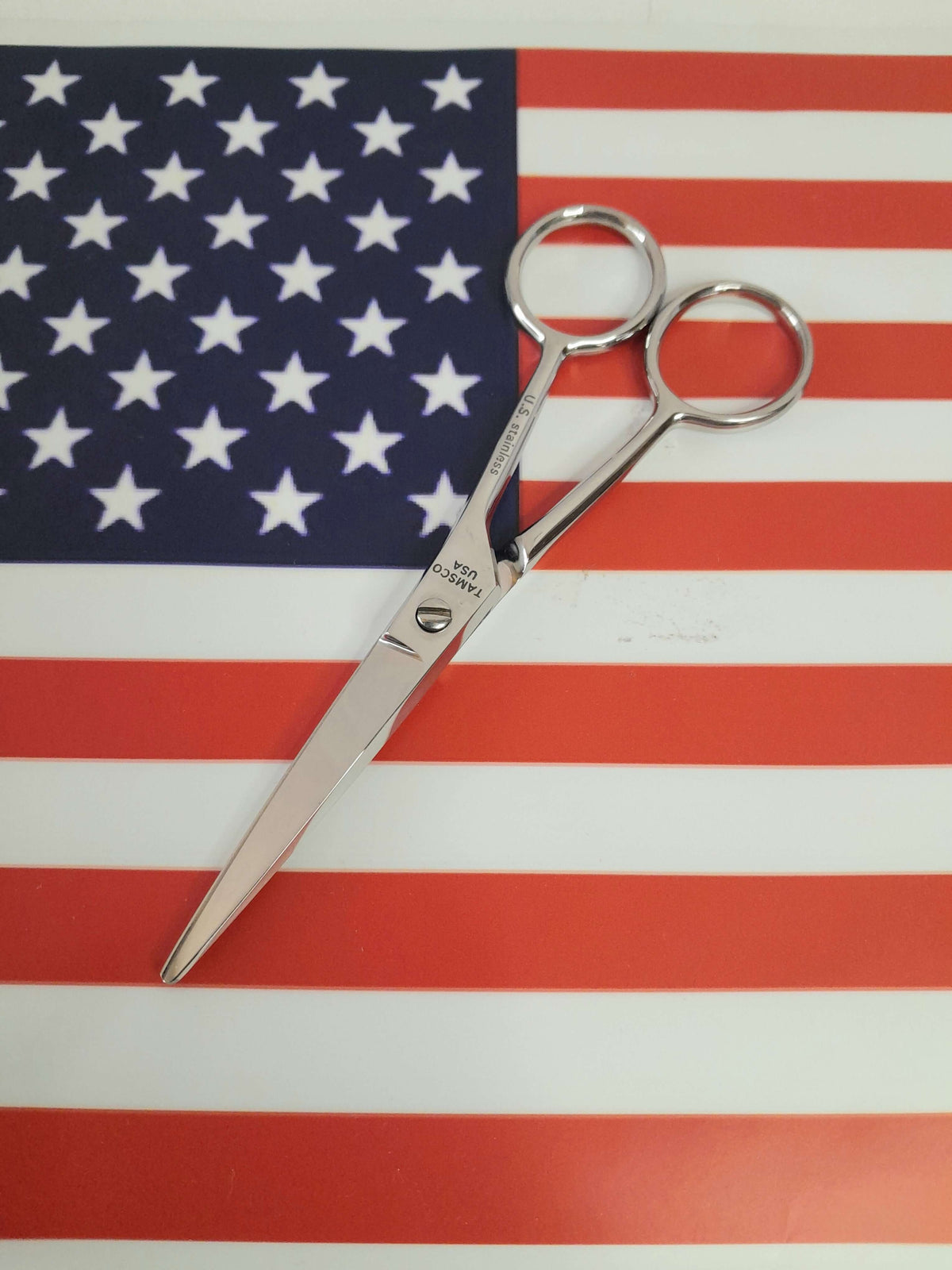 Ciseaux de toilettage fabriqués aux États-Unis : Patriot Shear 5 pouces pour la précision et le style
