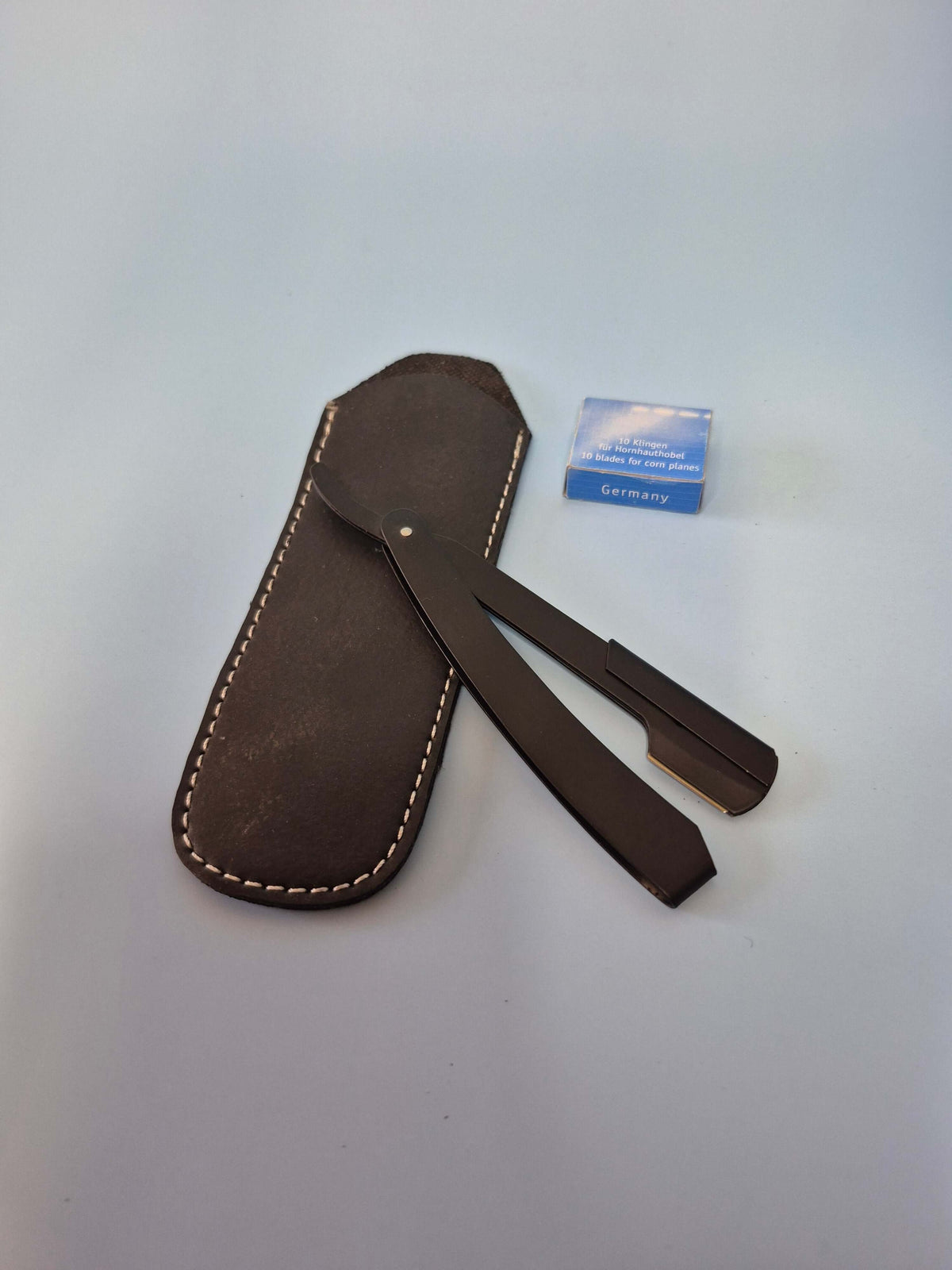 Barber razor with mini blade