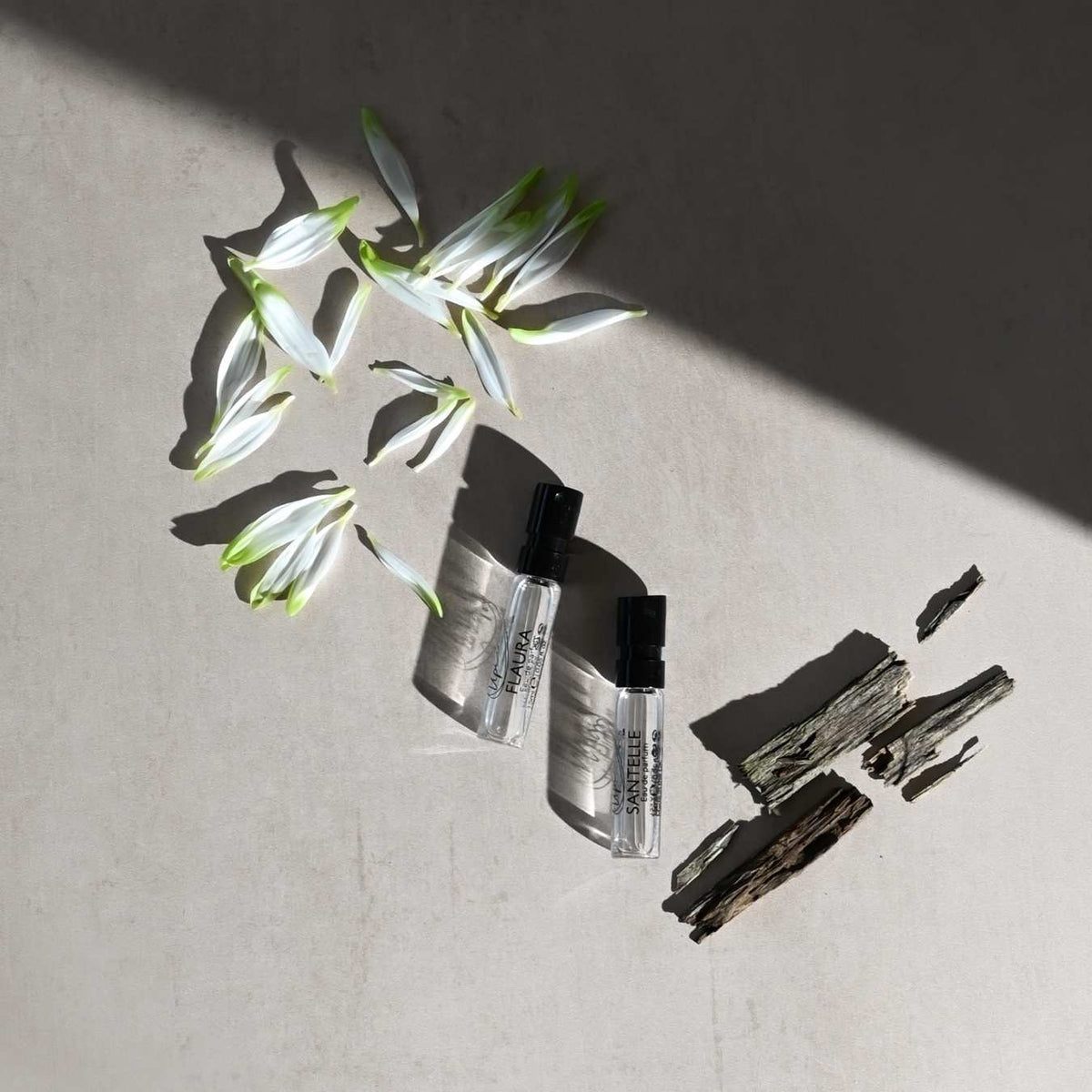 Flaura + Santelle Eau De Parfum Sample Vials - Snipetell