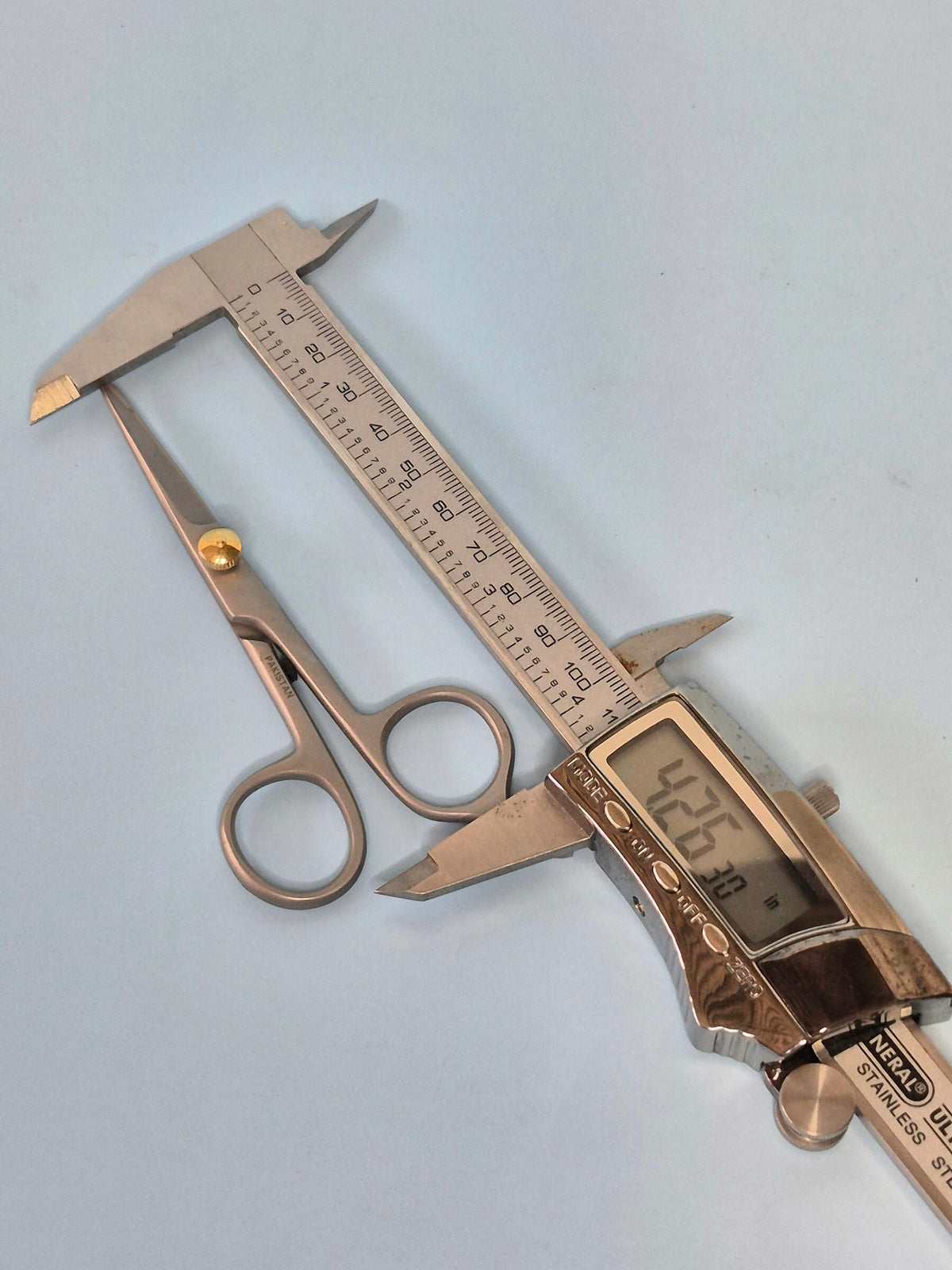 Mini tijeras para un aseo preciso: máxima precisión en tus manos