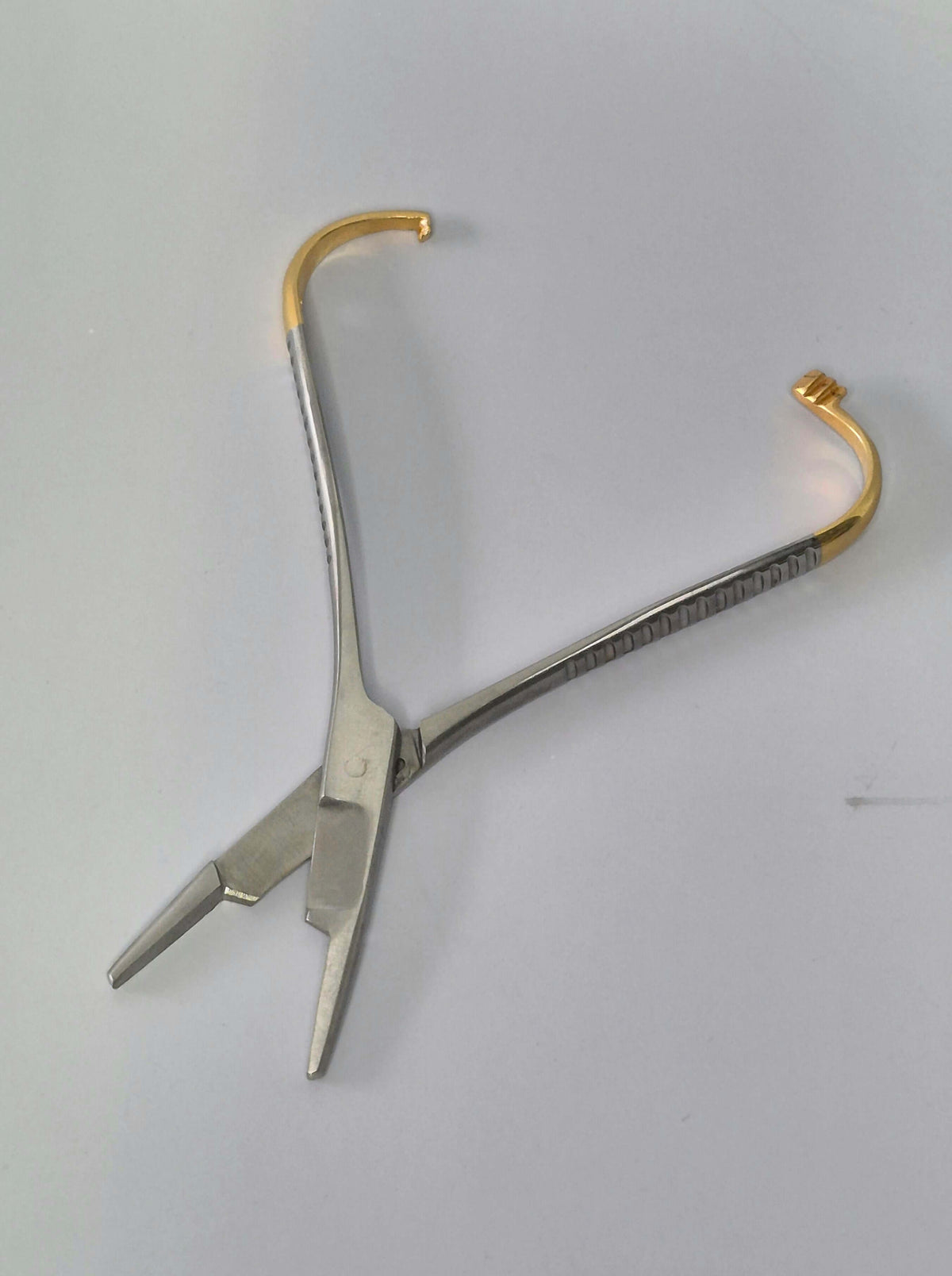 Matheiu Olsen Needle Holder (Clamp with scissors) 5.5"