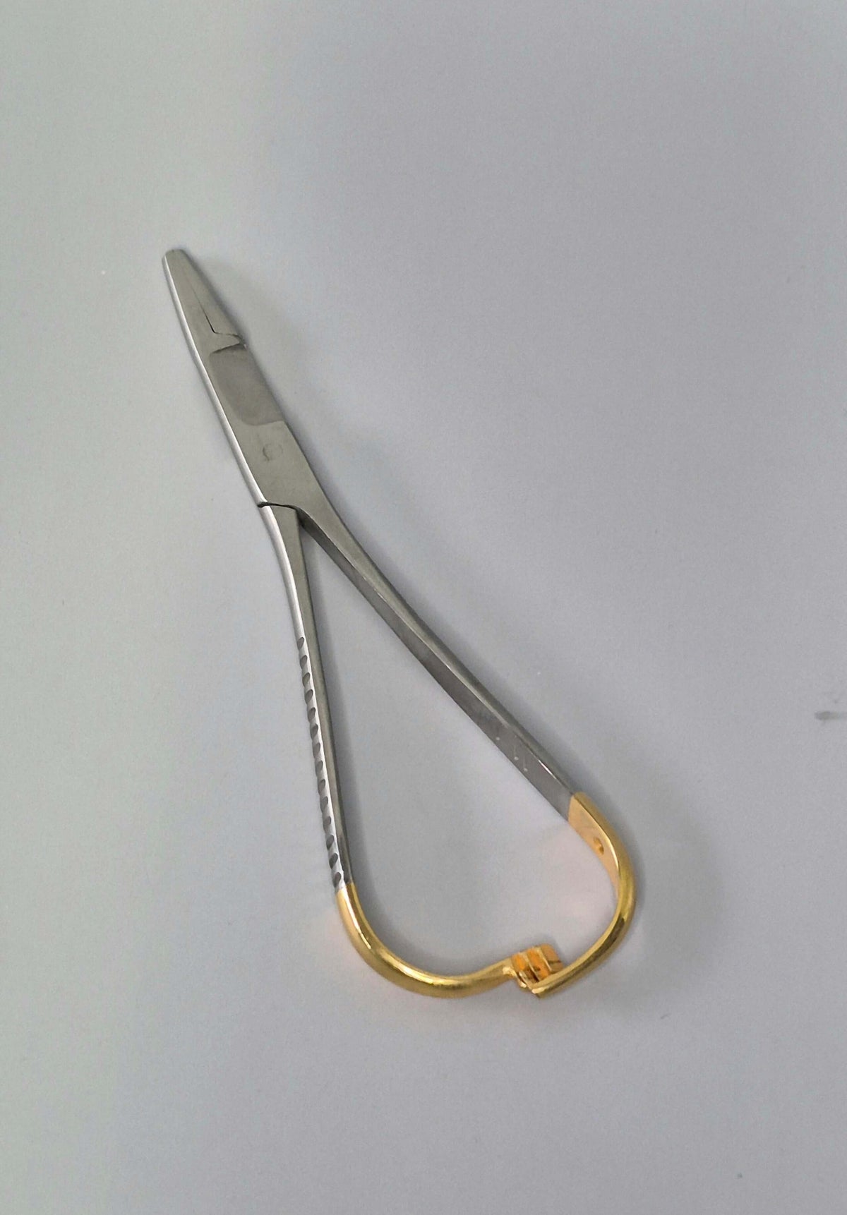 Matheiu Olsen Needle Holder (Clamp with scissors) 5.5"